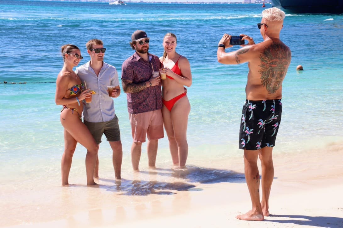 Isla Mujeres hotels nearly full despite 50 tons of sargassum over weekend